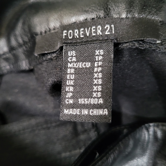 Forever 21 Black Faux Leather Skirt XS - Picture 3 of 3